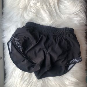 Lululemon Hotty Hot short 2.5 inch